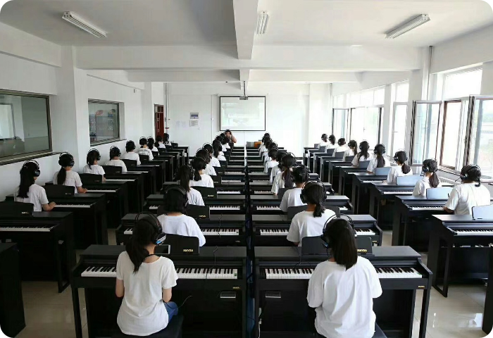 美嘉數碼鋼琴集體課教室(山東省城市服務技術學院站)正式投入使用