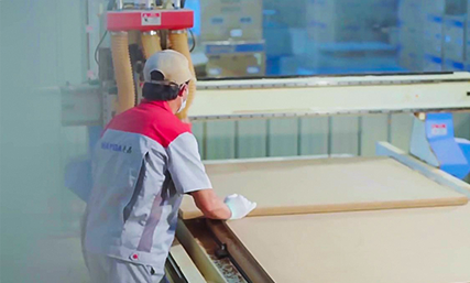 精湛的內部木材加工，而不是外包