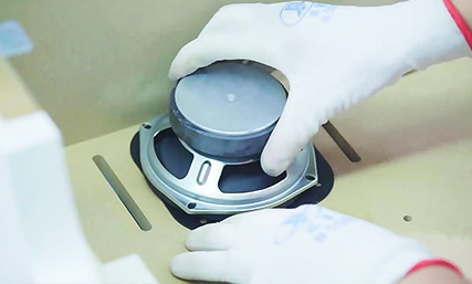 精確的揚聲器組件，無噪音